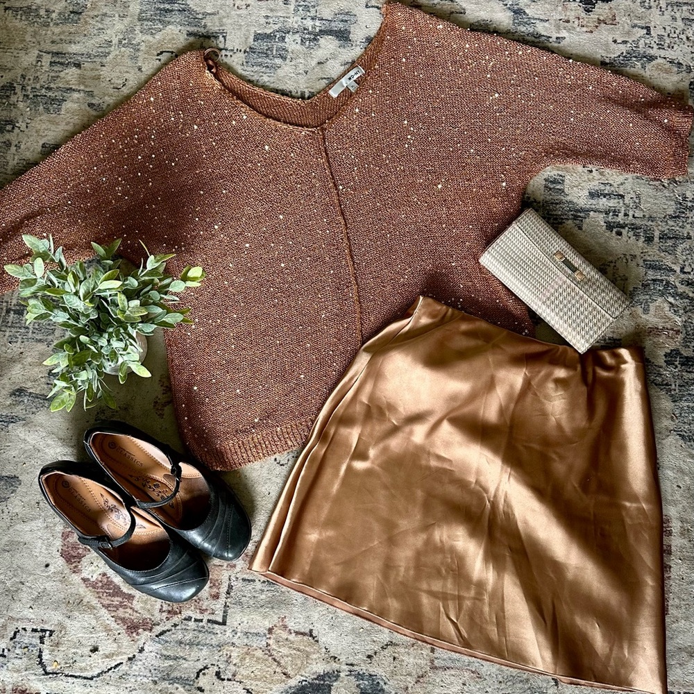 🌻3/$18 Sparkly Bronze/ Gold Sweater